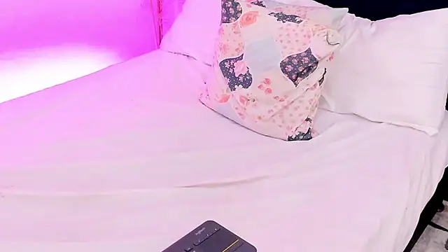 Dulce_andrea__ Adlı Modelin Canlı XXX Sohbeti