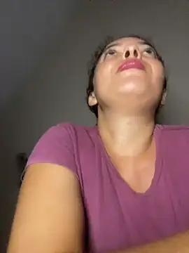 Marivalda2_'s Live XXX Chat