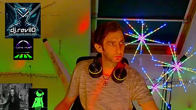 RevilO1180 在線直播表演