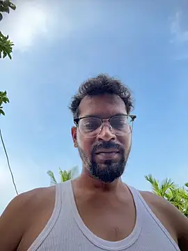 Stoner-boii-Cloudy-arhan's Live Sex Cam Show