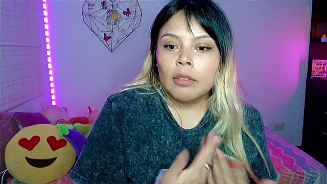 دردشة EllieMoonX الجنسية المباشرة