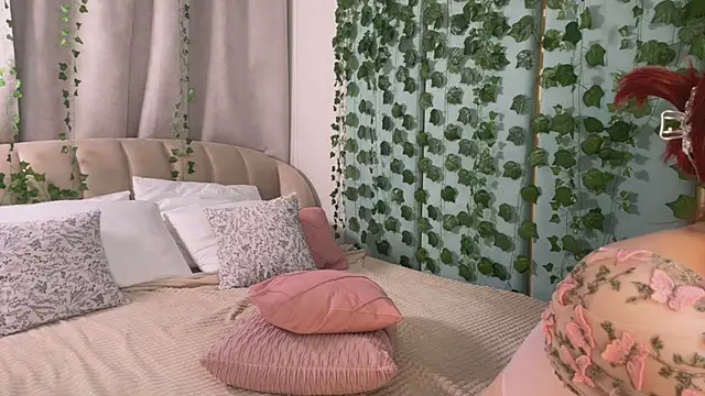 Онлайн чат XXX Love_is_Lola