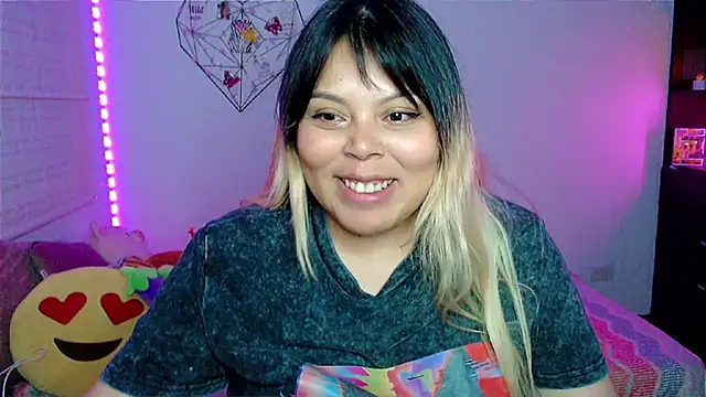 Chat XXX en directo de EllieMoonX