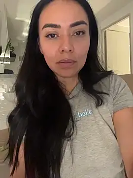 PetitLumiere Adlı Modelin Canlı XXX Sohbeti