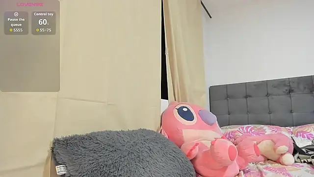 Kylie2211 现场XXX聊天