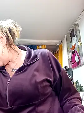 Chat +18 de irinamaux ao vivo