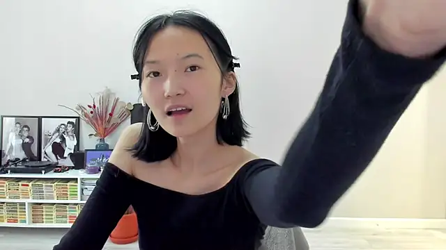 ailey_chao Adlı Modelin Canlı XXX Sohbeti