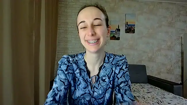 Anika_bloom live XXX chat