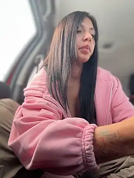 JulliaVegas live XXX chat