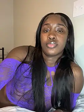 ToyaThick: онлайн-секс-чат