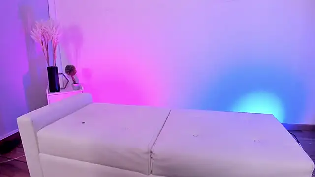 HotThreesoome's Webcam Show