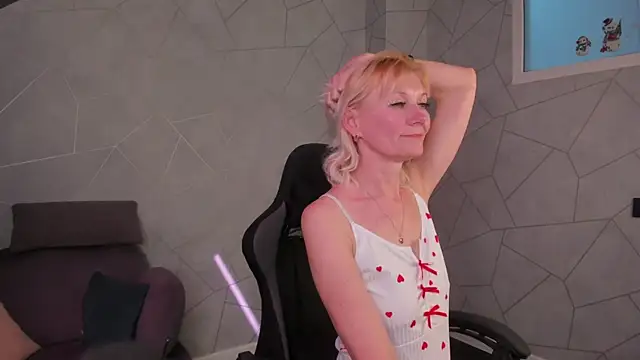 Julie_Lucas Obrolan Langsung XXX