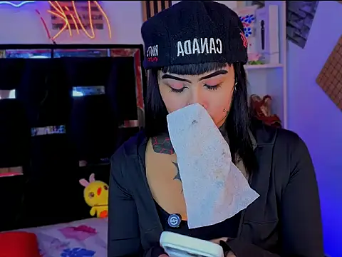 LauriInk1: απευθείας συνομιλία ΧΧΧ