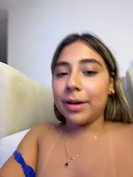 Онлайн чат XXX MelodyRey__