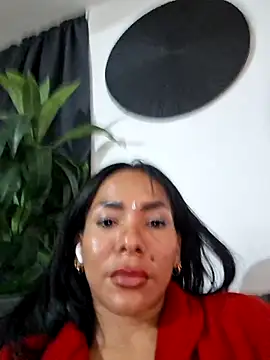 Doll_Loren webkamerás műsora