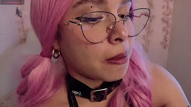 Haelycute's Live XXX Chat