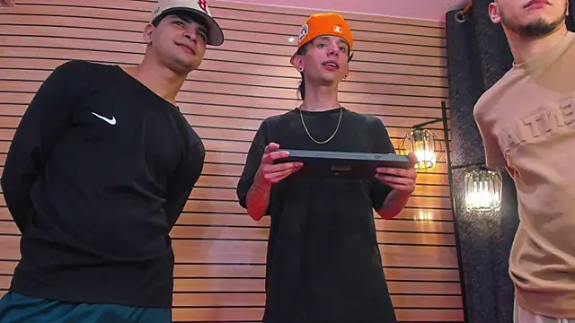 TheBatMansion's Live XXX Chat