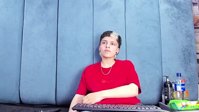 Chat +18 de Megan_Thompson_ ao vivo