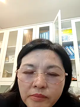 Chat +18 de WHUANUOZANYTO ao vivo