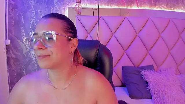 MHONIKBELUCCIのライブXXXチャット