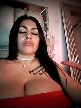 chelaqueen_'s Live XXX Chat