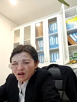 WHUANUOZANYTO Chat XXX in diretta