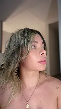 XXX chat uživo modela Holli_woul