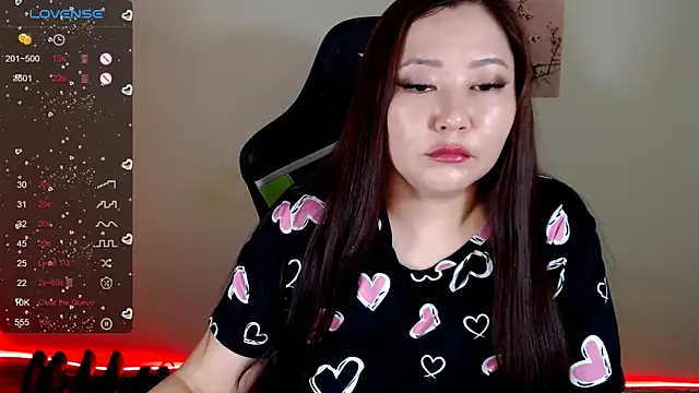 XXX chat uživo modela LisaAsianFlower