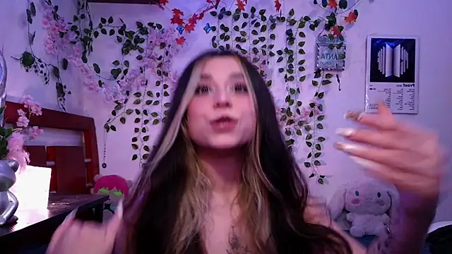 XXX chat uživo modela Kittyuwu_