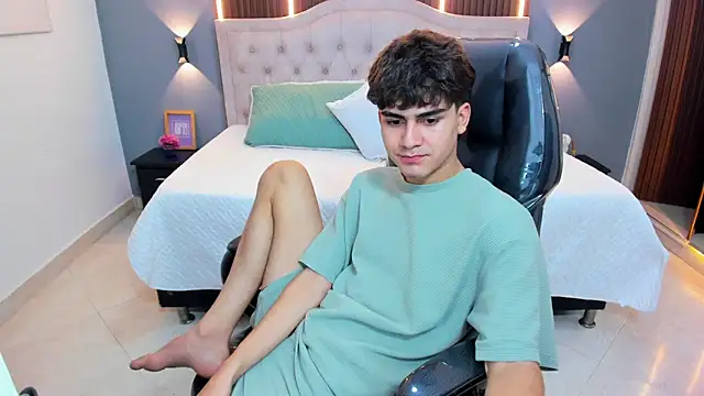 Chatroom XXX en direct de Tommy18__