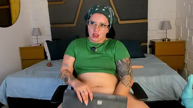 juana_valkiria élő XXX-chatje