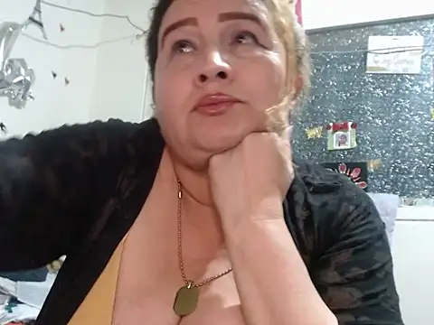 Perla1981-- élő XXX-chatje