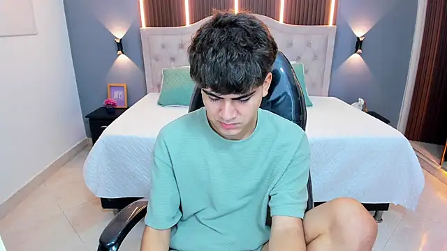 Tommy18__: απευθείας συνομιλία ΧΧΧ