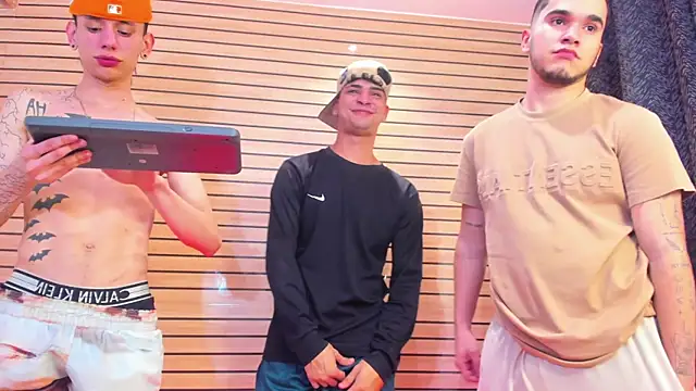 TheBatMansion Chat XXX in diretta