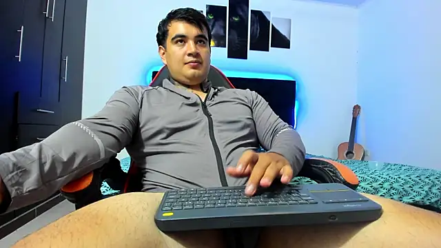 Chat XXX en directo de thiago__cp01