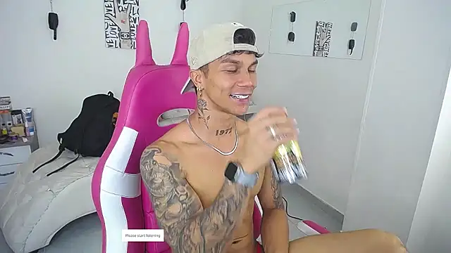 Živý XXX chat Leonard_Price