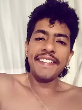 SkinniYamo 网络视讯表演