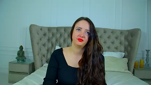 ElinaBellucci live XXX chat