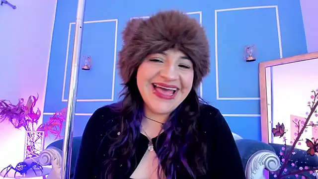 TaraTaylorr Adlı Modelin Canlı XXX Sohbeti