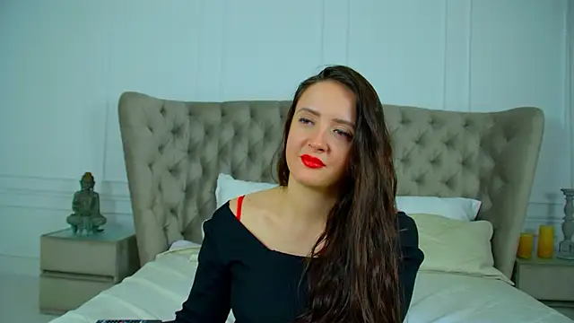 ElinaBellucciのライブXXXチャット