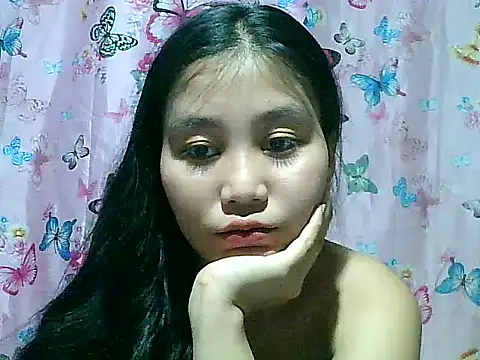 XXX chat uživo modela SexyAsianPussy4u