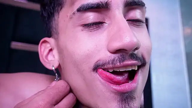 Dark_Eros_n Live XXX chat