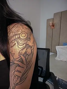 rashaaa_: διαδικτυακό σόου στην κάμερα