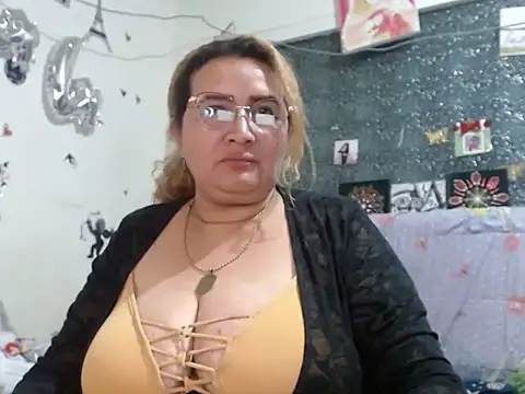 Perla1981-- 即時 XXX 聊天