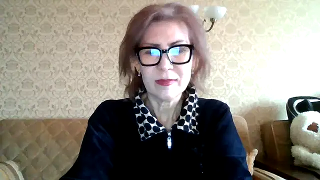 Elegant00Lady: διαδικτυακό σόου στην κάμερα