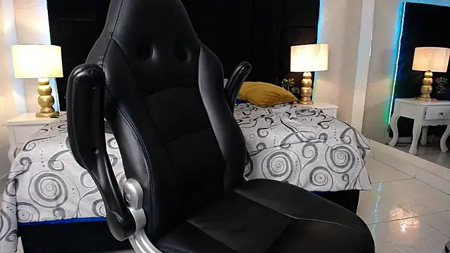 SkylerBigxxx Show Webcam