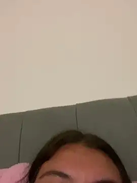 Pertunjukan Kamera Web Maya_Manes