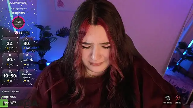 Mia_R0ss élő XXX-chatje