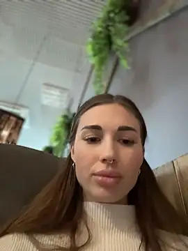 Chat +18 de Charming_Ritta ao vivo