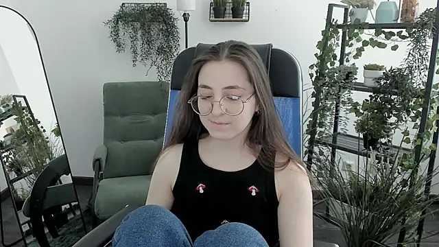 VirtuallVoyant's Live XXX Chat